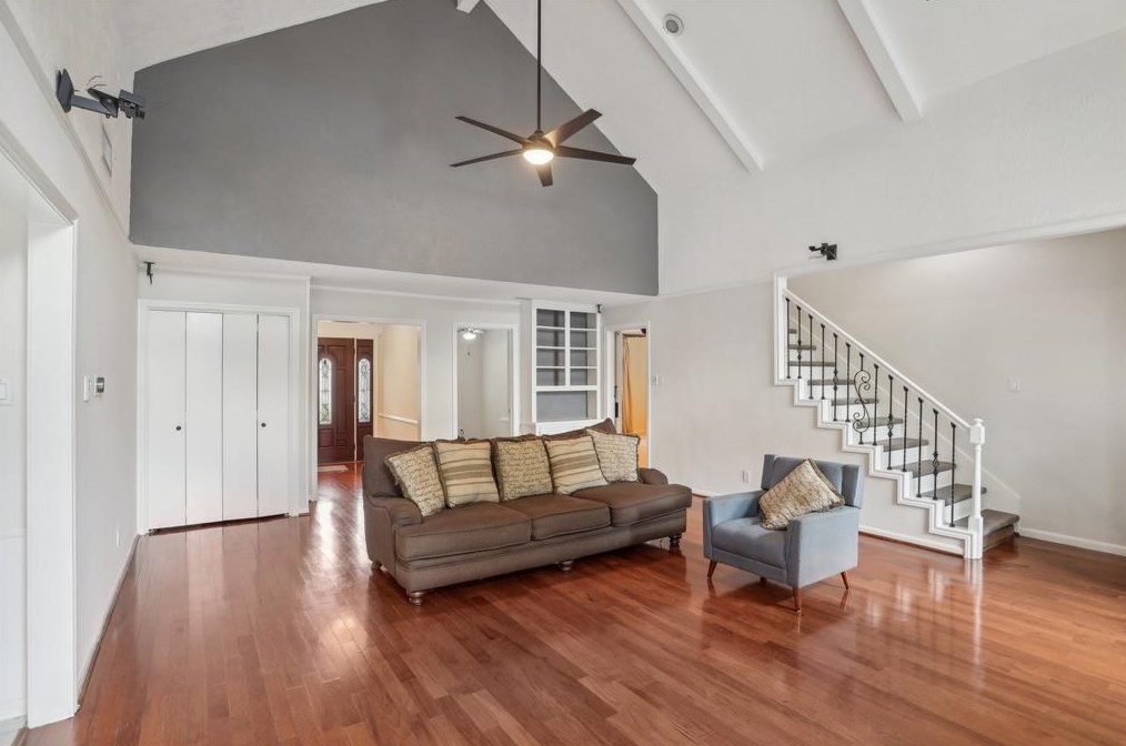 16229 Singapore Ln, Houston TX  77040-2041 exterior