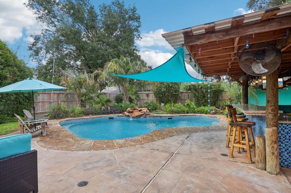 16229 Singapore Ln, Houston TX  77040-2041 exterior