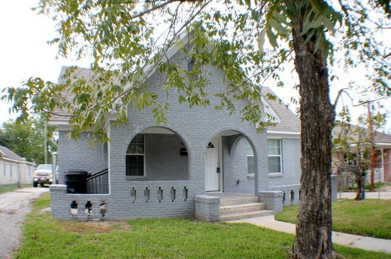 1908 Alta Vista St, Houston TX  77023-2506 exterior