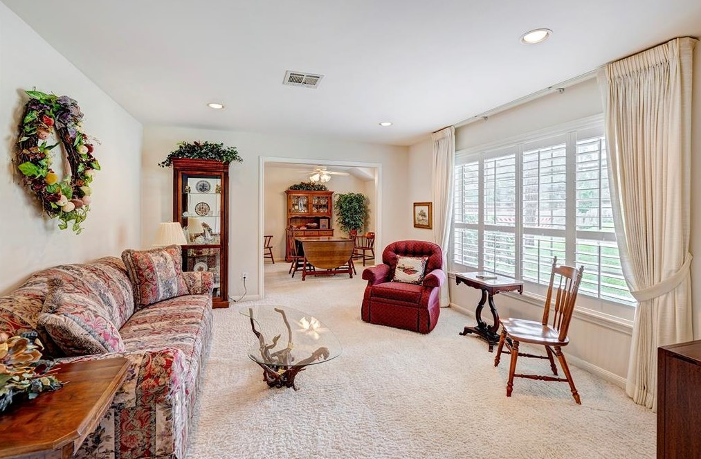 12102 Taylorcrest Rd, Houston TX  77024-4245 exterior