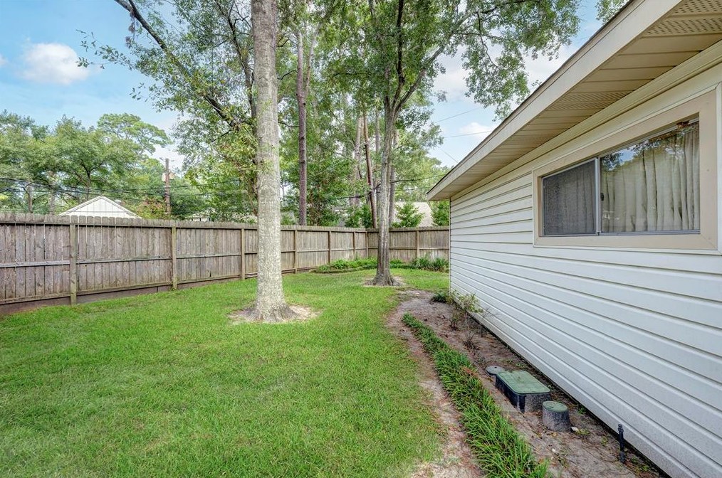 12102 Taylorcrest, Houston TX  77024-4245 exterior