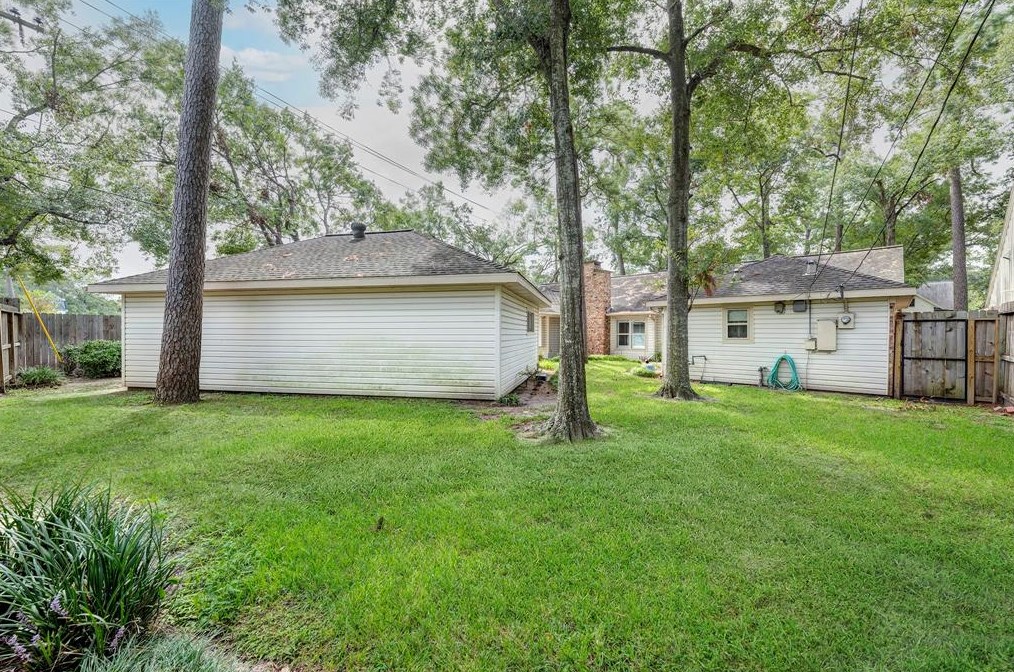 12102 Taylorcrest, Houston TX  77024-4245 exterior