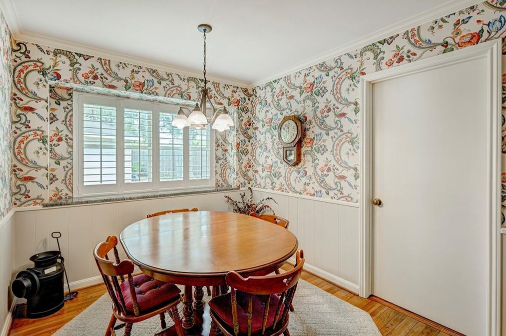 12102 Taylorcrest, Houston TX  77024-4245 exterior
