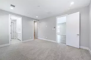 240 Julia St, Houston, TX 77022 - Photo 11