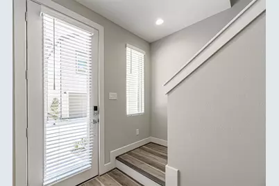 240 Julia Street #D, Houston, TX 77022 - Photo 7