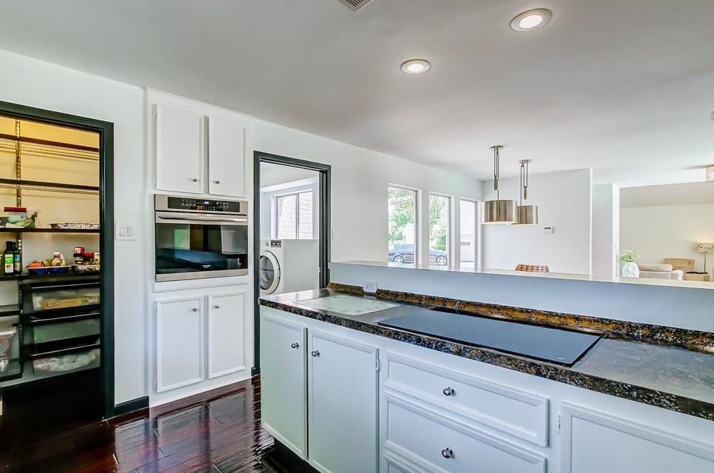 2202 Kinbrook Dr, Houston TX 77077-6115 exterior