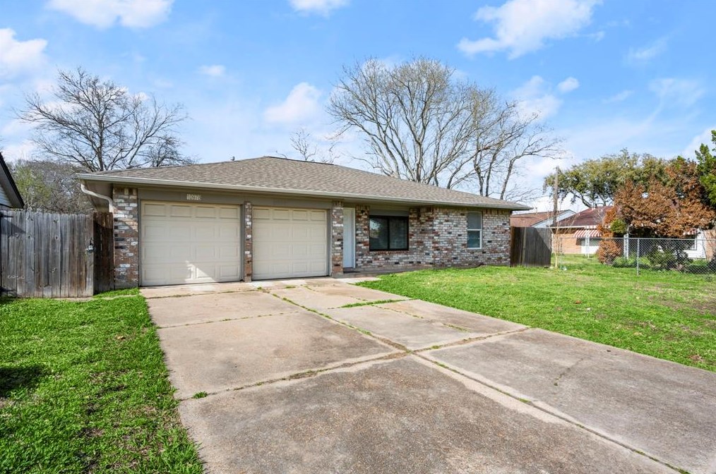 10978 Fairland Dr, Houston TX  77051-4648 exterior