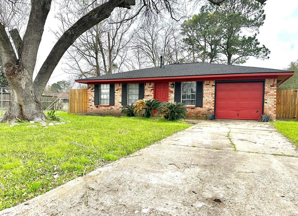 9930 Southport Dr, Houston TX  77089-1328 exterior