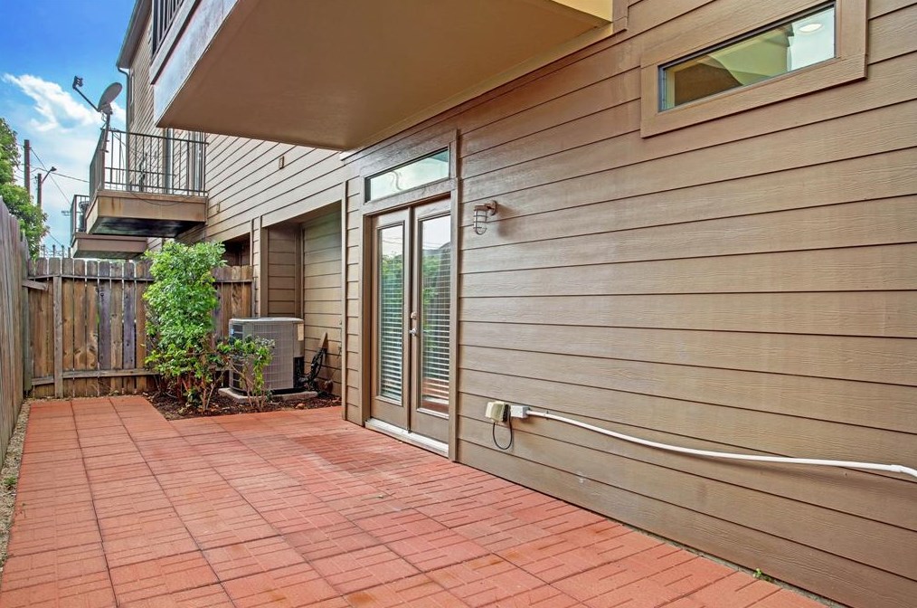 748 16th St, Houston TX  77008-4404 exterior