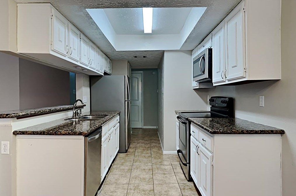 39 Yewleaf Rd, Spring TX  77381-3492 exterior