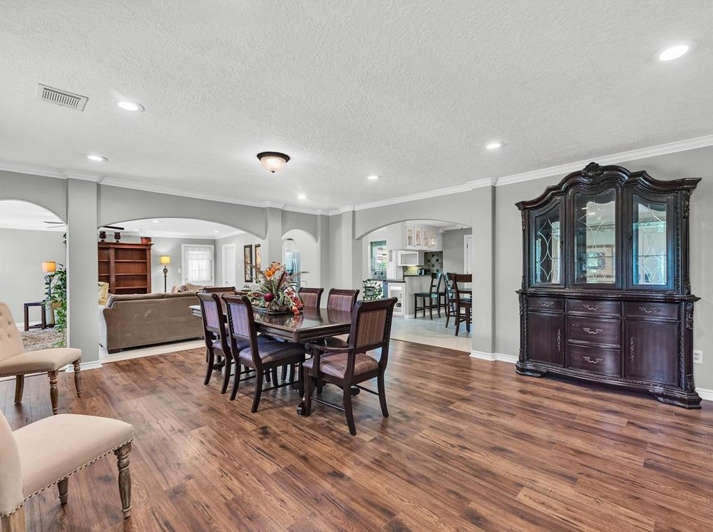 7500 Bridle Path Dr, Houston TX  77044-2709 exterior