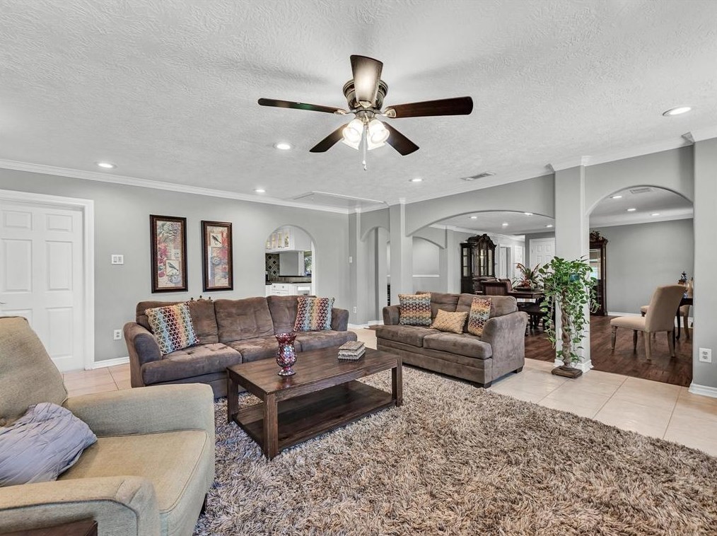 7500 Bridle Path Dr, Houston TX  77044-2709 exterior