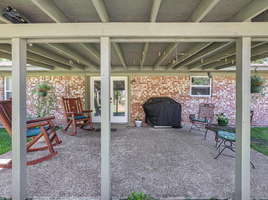 7500 Bridle Path Dr, Houston TX  77044-2709 exterior