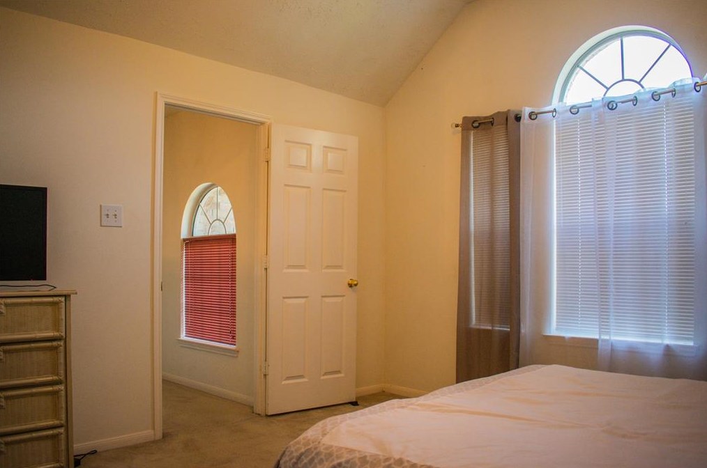 2651 Whitinham Dr, Houston TX  77067-1145 exterior