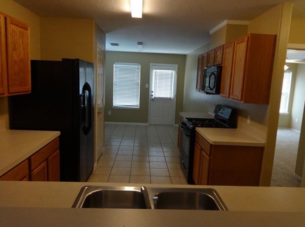 6815 Baron Gate Ct, Spring TX  77379 exterior