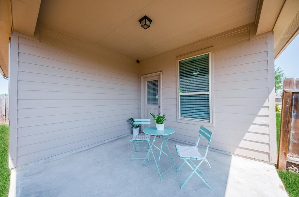 14030 Long Mdw Dr, Houston TX  77047-4657 exterior