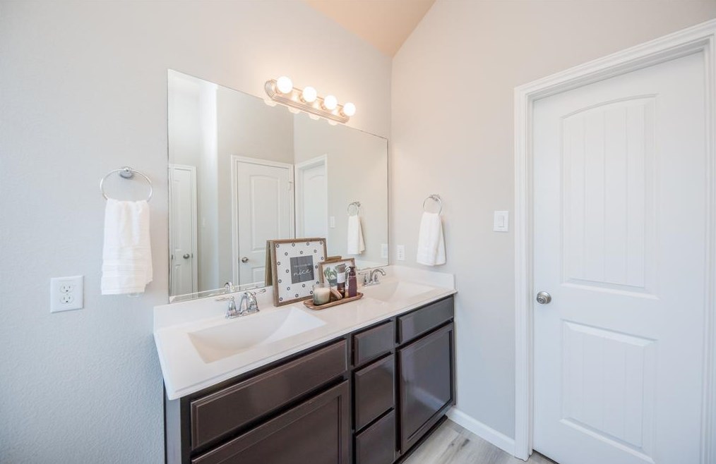 14030 Long Mdw Dr, Houston TX  77047-4657 exterior