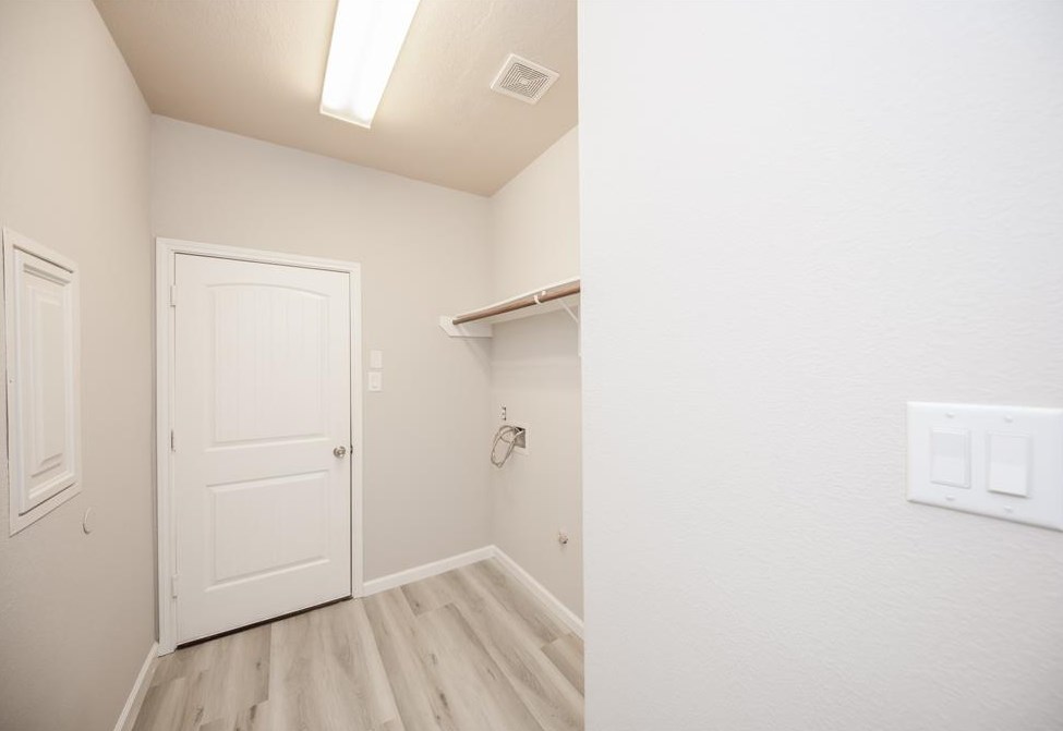 14030 Long Mdw Dr, Houston TX  77047-4657 exterior