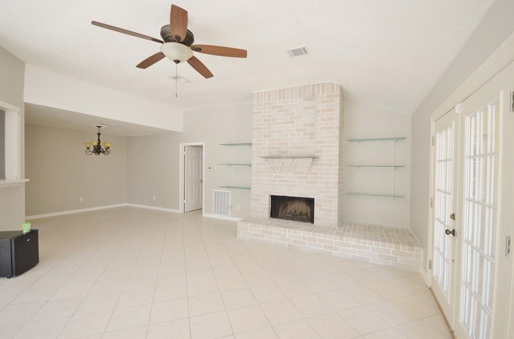 9206 Wellsworth Dr, Houston TX  77083-5941 exterior