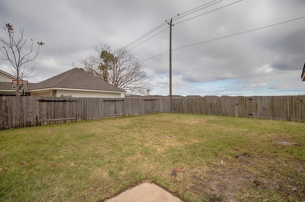 4415 Tree Line Dr, Pasadena TX 77505-3922 exterior