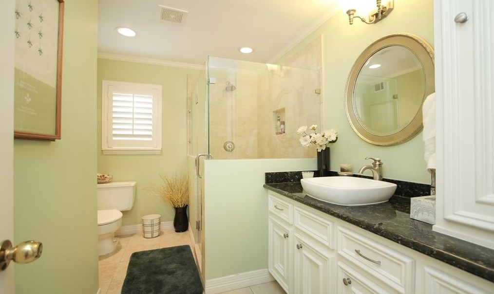 14418 Cindywood Dr, Houston TX  77079-6614 exterior