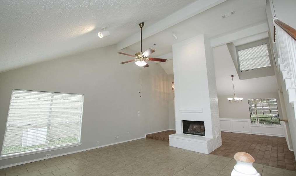 2103 Creekshire Dr, Sugar Land TX  77478-5221 exterior