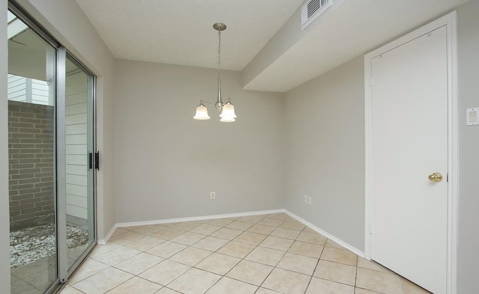 2103 Creekshire Dr, Sugar Land TX  77478-5221 exterior