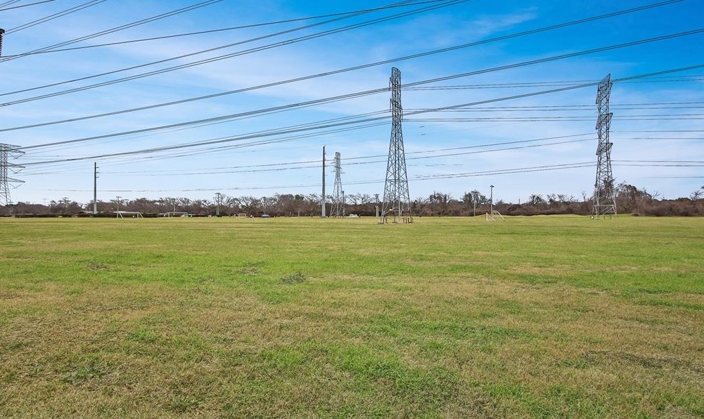 2103 Creekshire Dr, Sugar Land TX  77478-5221 exterior