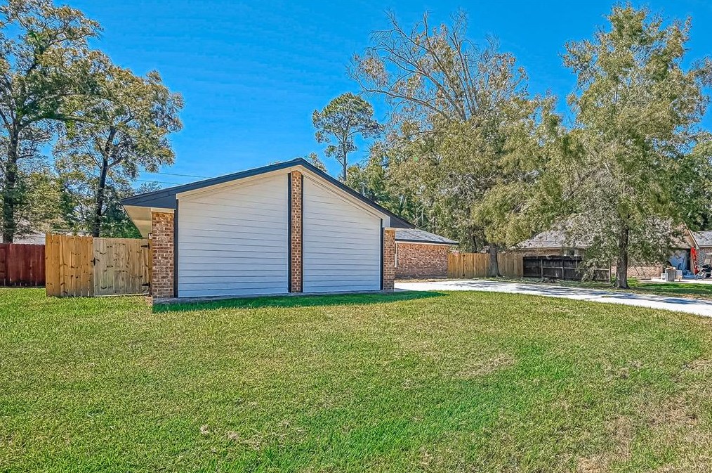 2015 Papoose Trl, Crosby TX  77532-3270 exterior