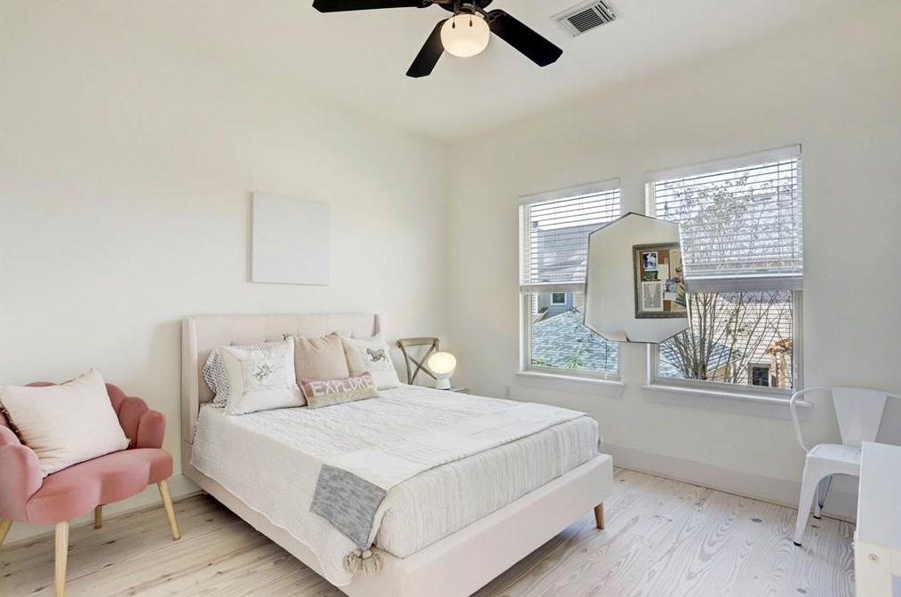 1333 Alexander St, Houston TX 77007-1422 exterior