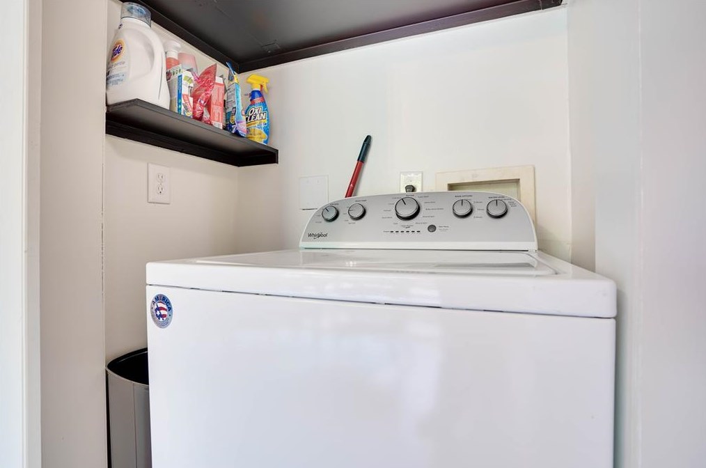 638 Ripple Crk Dr, Houston TX  77057-1074 exterior