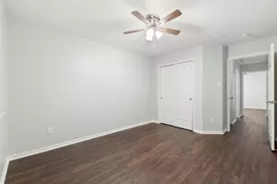 935 Sage St, Baytown, TX 77521 - Photo 21