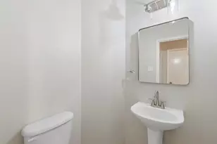 935 Sage St, Baytown, TX 77521 - Photo 25