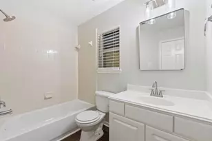 935 Sage St, Baytown, TX 77521 - Photo 23