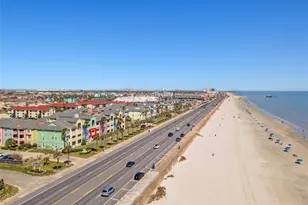7000 Seawall Blvd, Galveston, TX 77551 - Photo 31