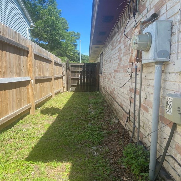 12223 Haroldson Forest Dr, Houston TX  77044-5005 exterior