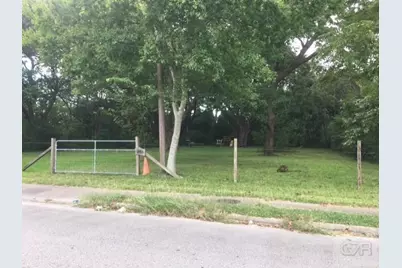 221 S Bell Drive, Texas City, TX 77591 - Photo 3