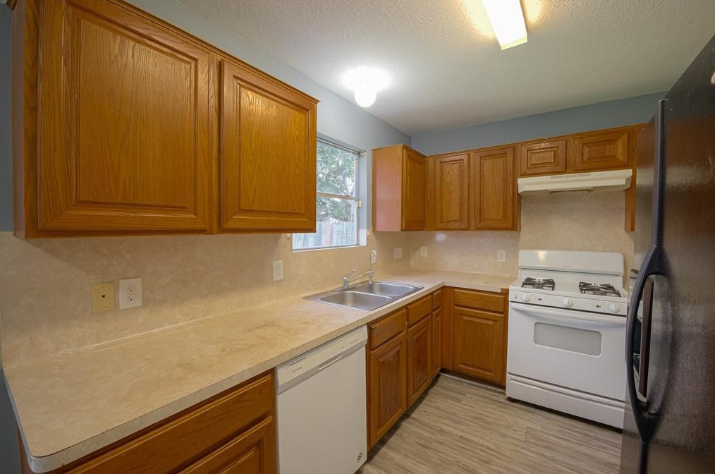 2040 Sandy Knl Dr, Missouri City TX  77489-2901 exterior