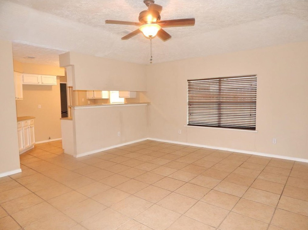4902 Ripple Creek Dr, Baytown TX  77521-1913 exterior