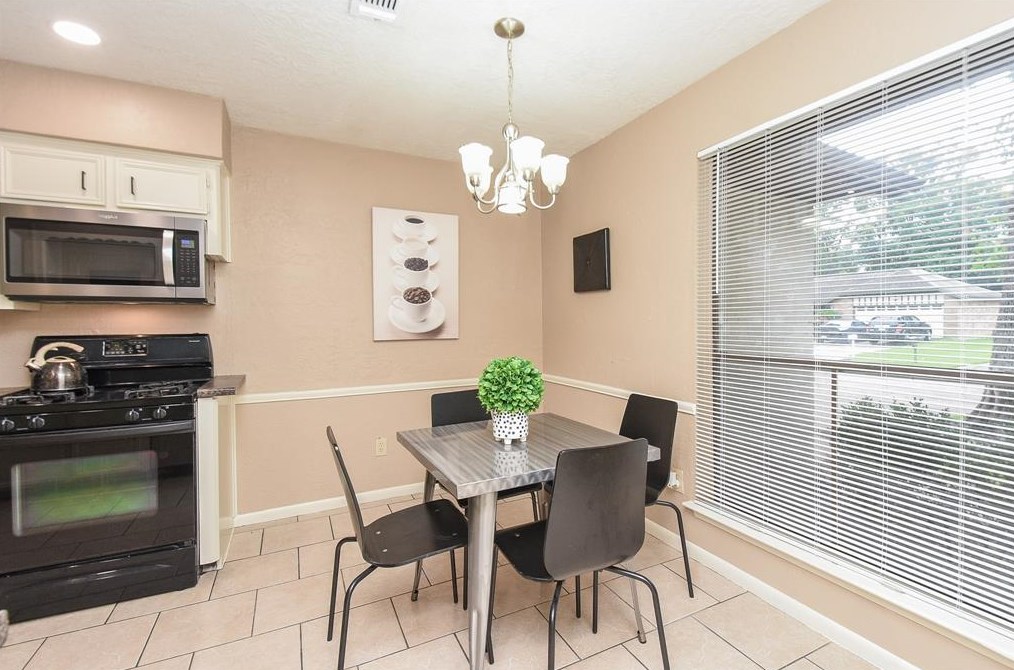 2711 Meandering Trl, Humble TX 77339-1031 exterior