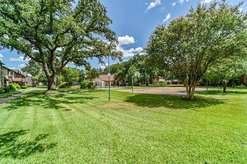 2335 Triway Ln, Houston TX 77041-7418 exterior