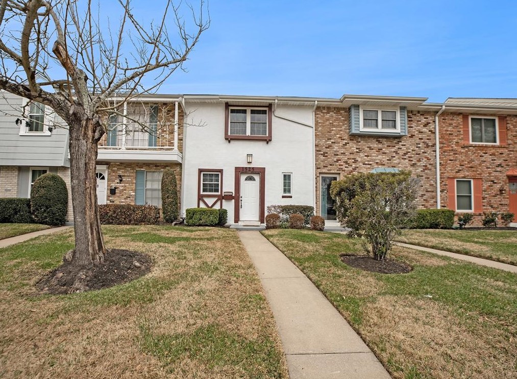 1525 Ramada Dr, Houston TX  77062-5909 exterior