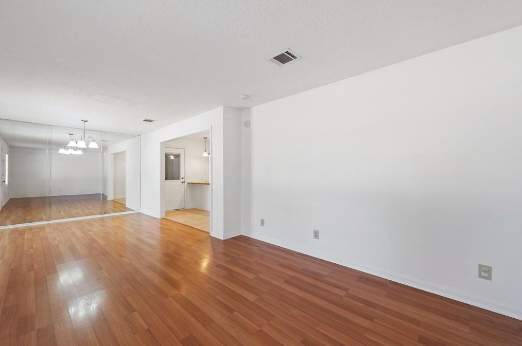 1510 Afton St, Houston TX  77055-5221 exterior