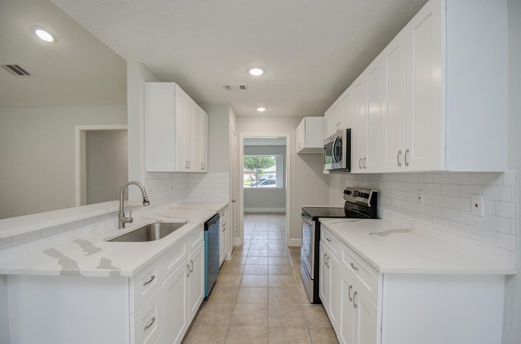 8642 Vly Ct, Houston TX exterior