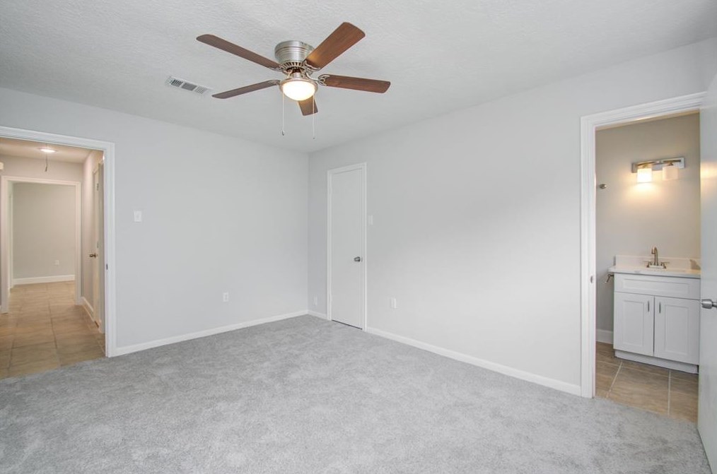 8642 Vly Ct, Houston TX exterior