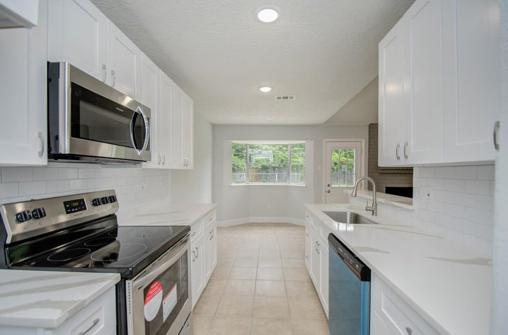 8642 Vly Ct, Houston TX exterior