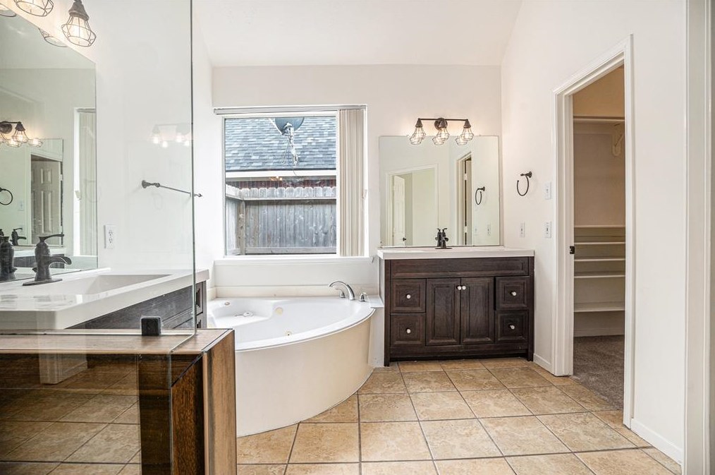 2007 Prt Brg Ln, League City TX  77573-4607 exterior