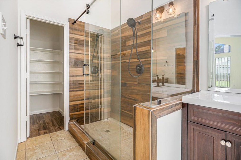 2007 Prt Brg Ln, League City TX  77573-4607 exterior