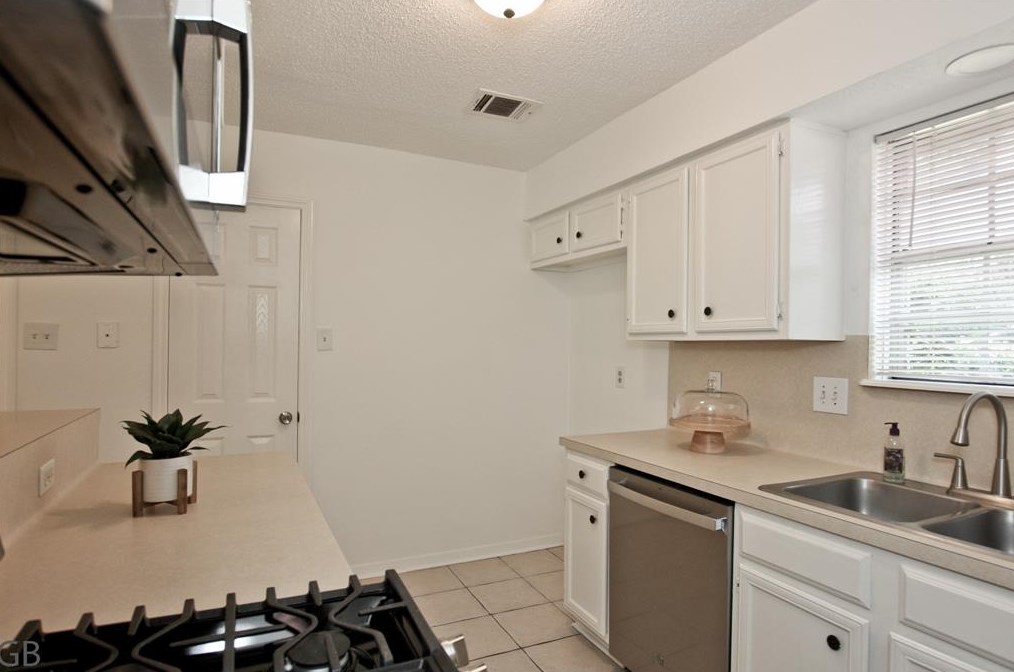 3142 Mosby Dr, Sugar Land TX  77479-1615 exterior