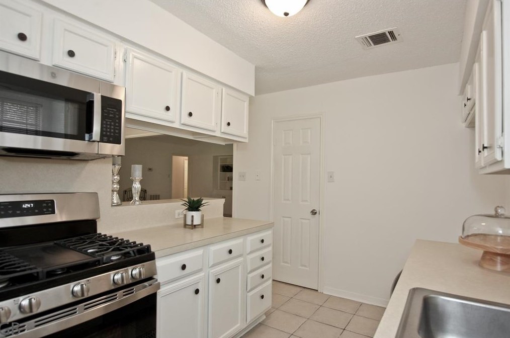 3142 Mosby Dr, Sugar Land TX  77479-1615 exterior